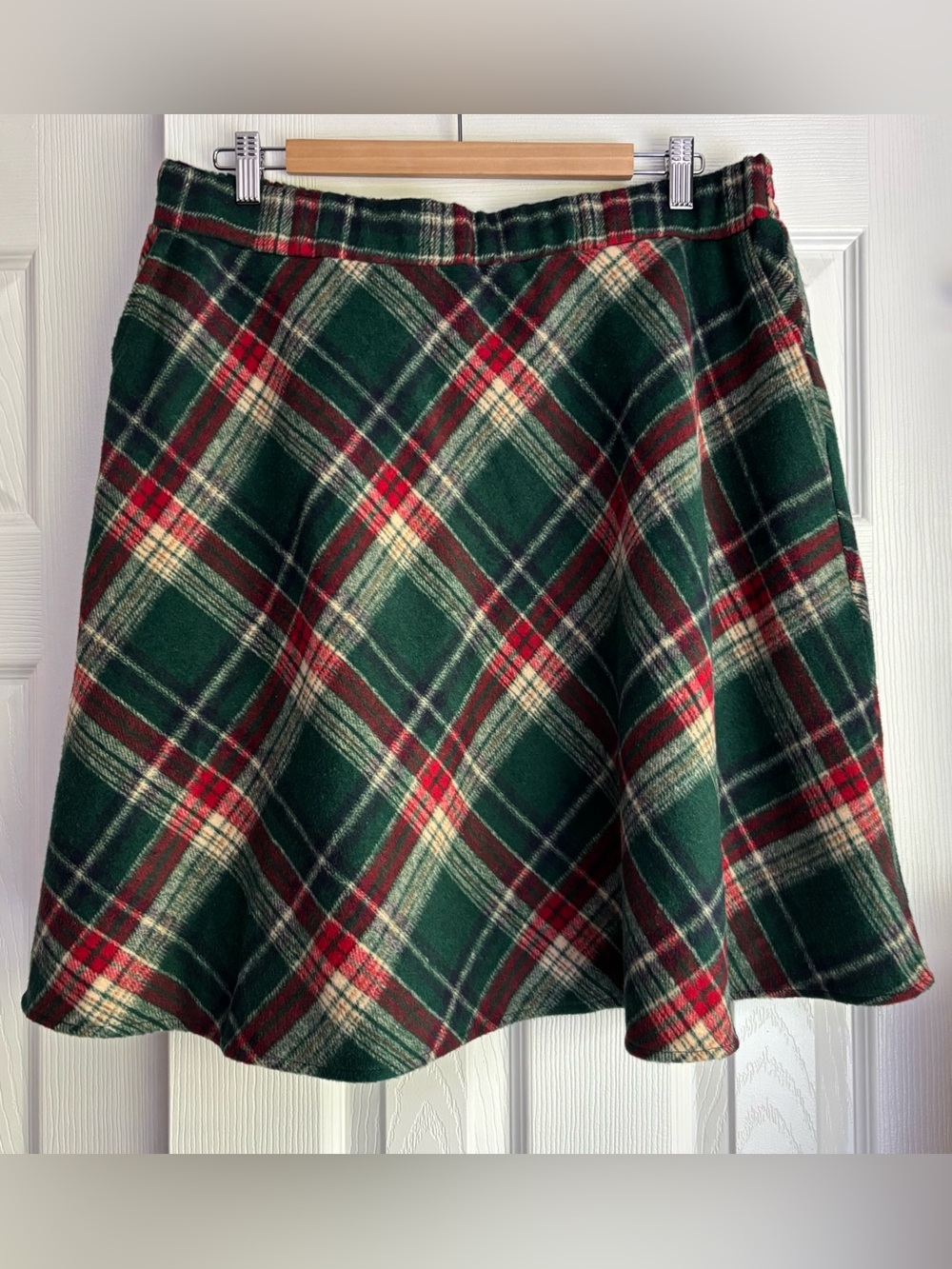 NWT Bloomchic Red and Green Plaid Short Circle Skirt Skirt Sz 14-16 Heavy Fabric